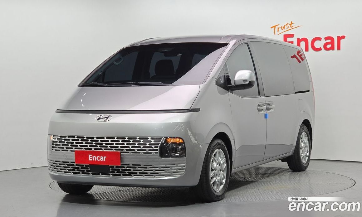 Hyundai Staria Tourer 11-Seater