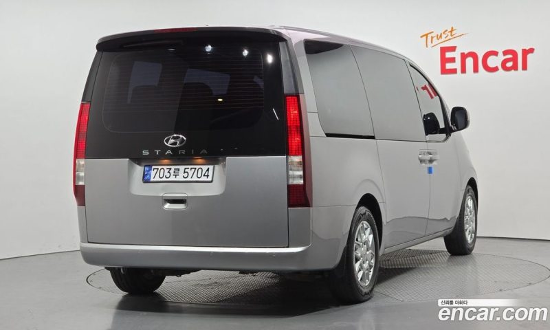 Hyundai Staria Tourer 11-Seater