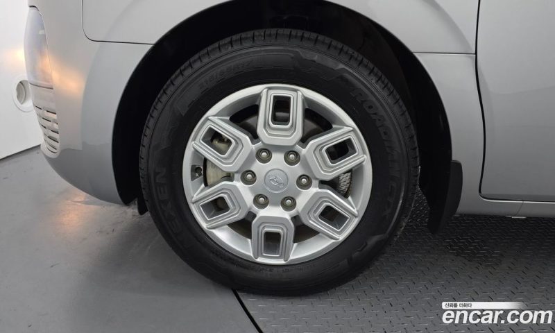 Hyundai Staria Tourer 11-Seater