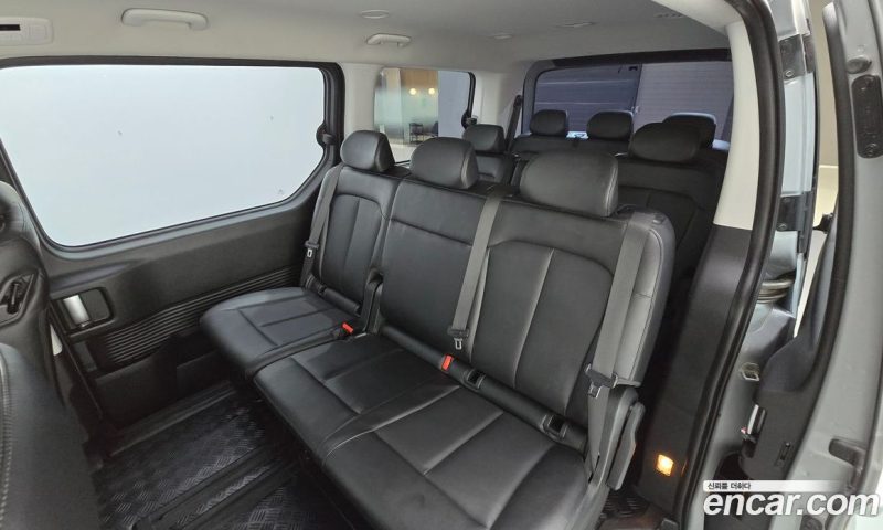 Hyundai Staria Tourer 11-Seater