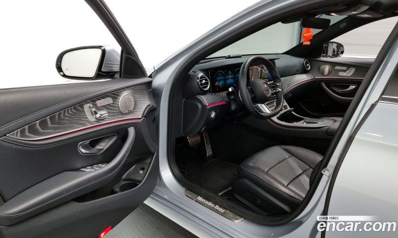 Mercedes Benz E-Class E350 4MATIC AMG Line