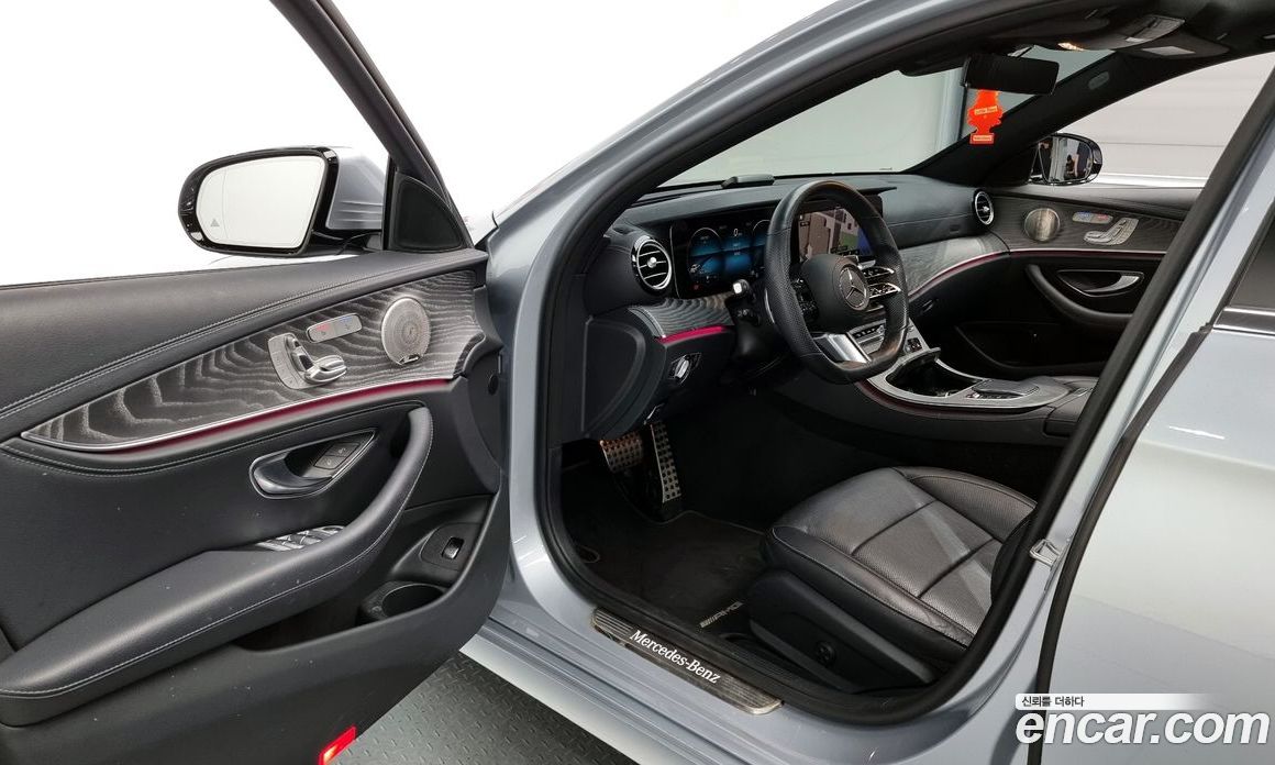 Mercedes Benz E-Class E350 4MATIC AMG Line