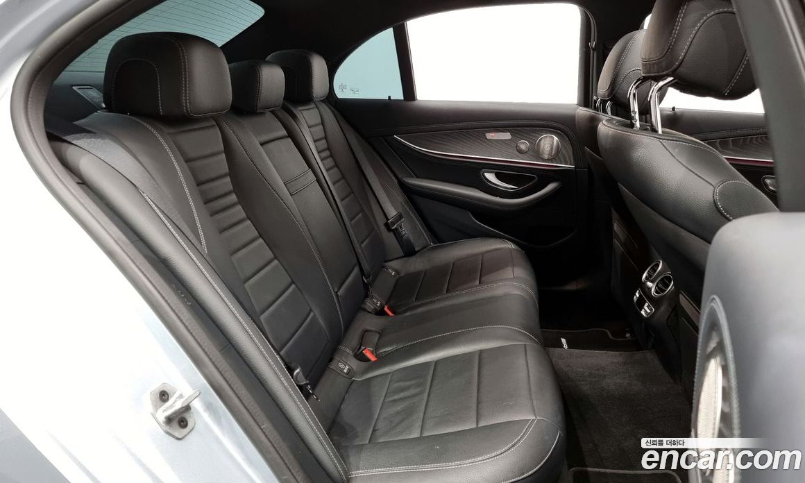 Mercedes Benz E-Class E350 4MATIC AMG Line