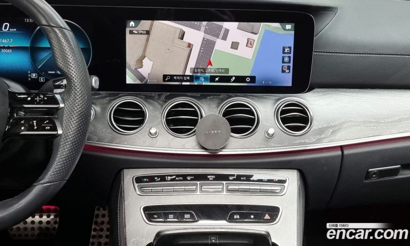 Mercedes Benz E-Class E350 4MATIC AMG Line