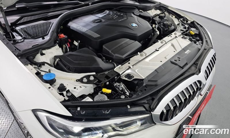 BMW 3-Series i320 Luxury