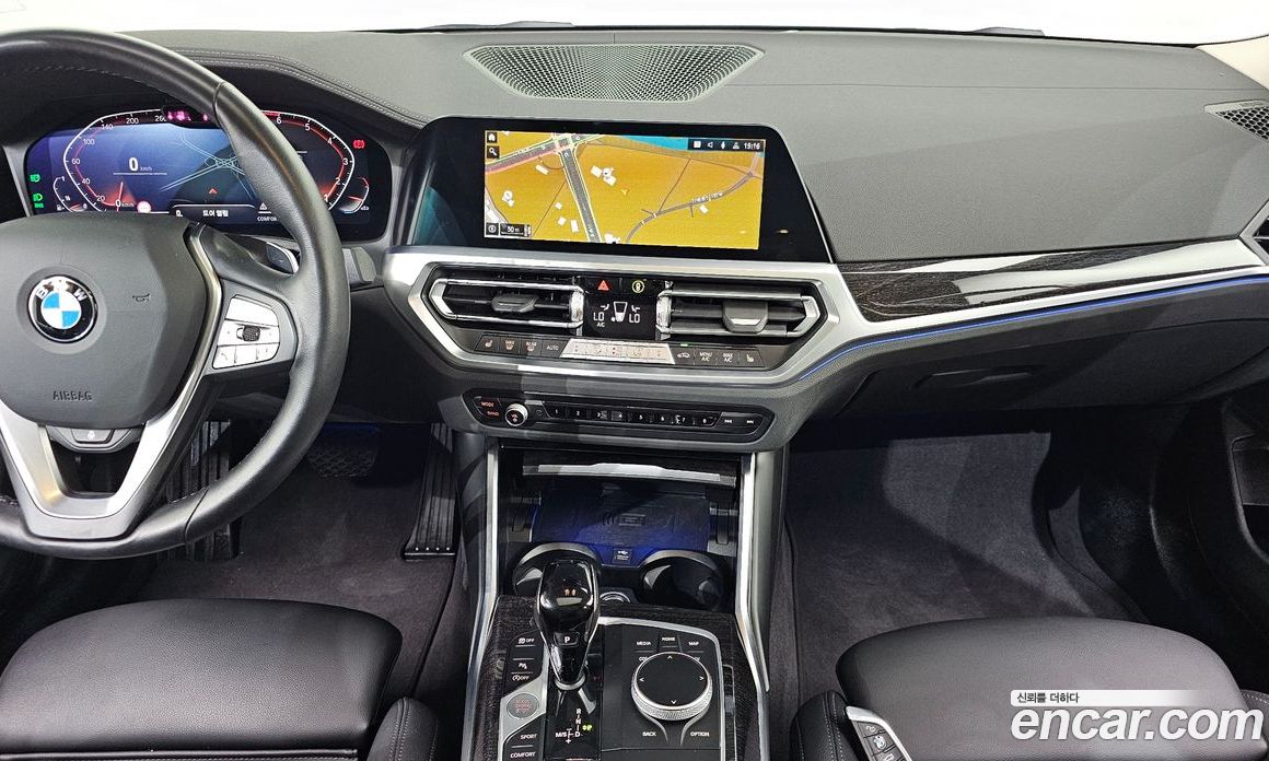BMW 3-Series i320 Luxury