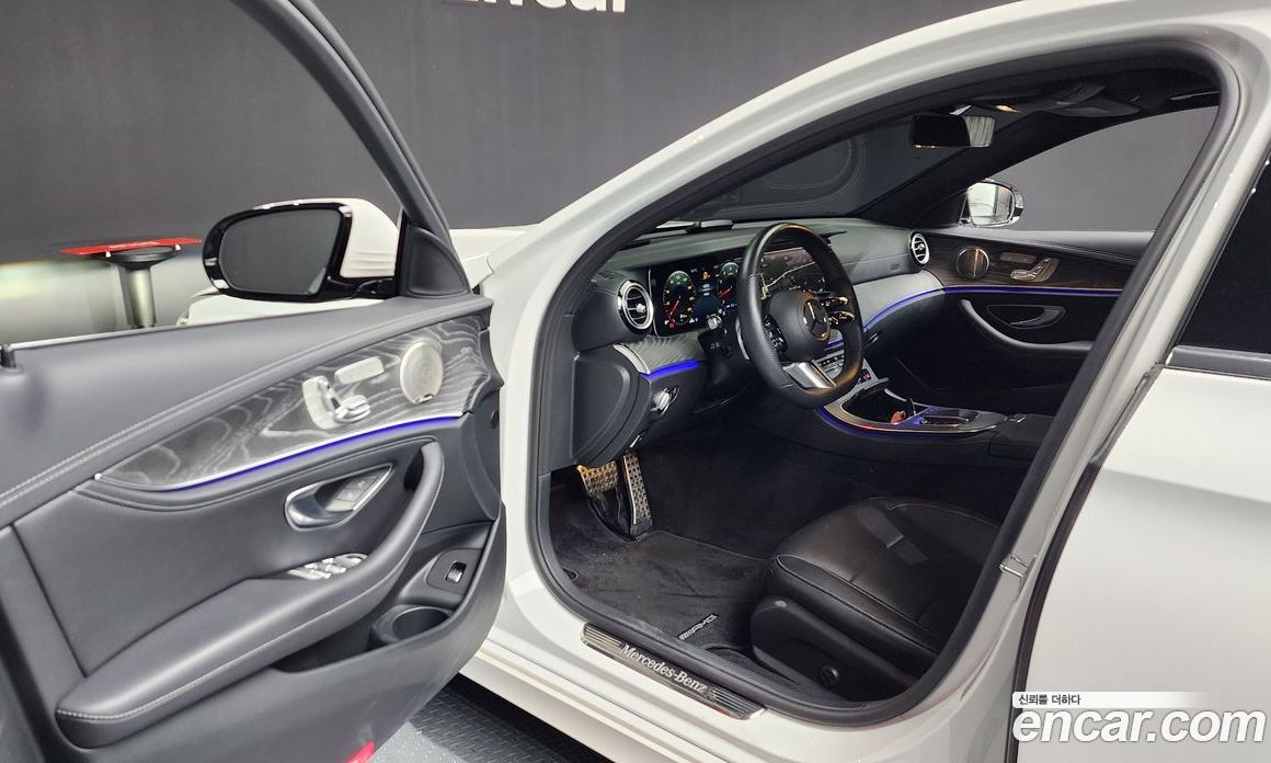 Mercedes Benz E-Class E350 4MATIC AMG Line