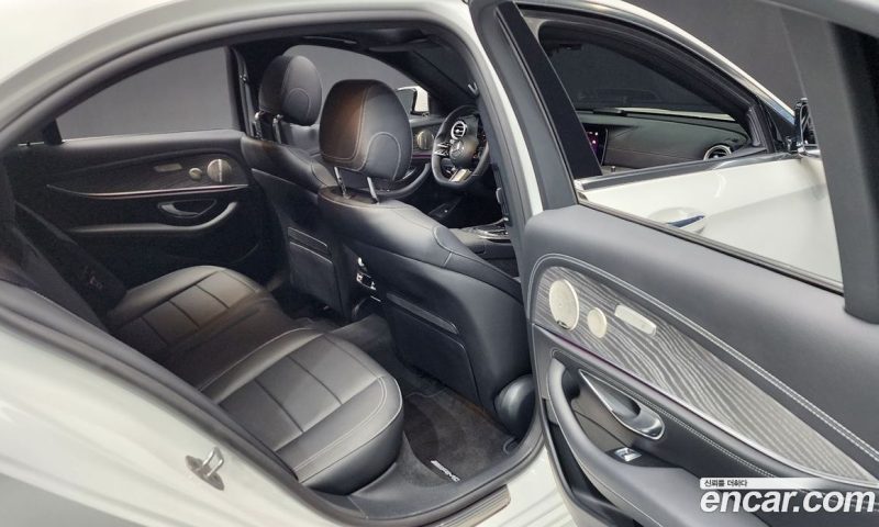 Mercedes Benz E-Class E350 4MATIC AMG Line