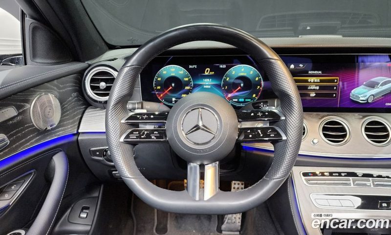 Mercedes Benz E-Class E350 4MATIC AMG Line