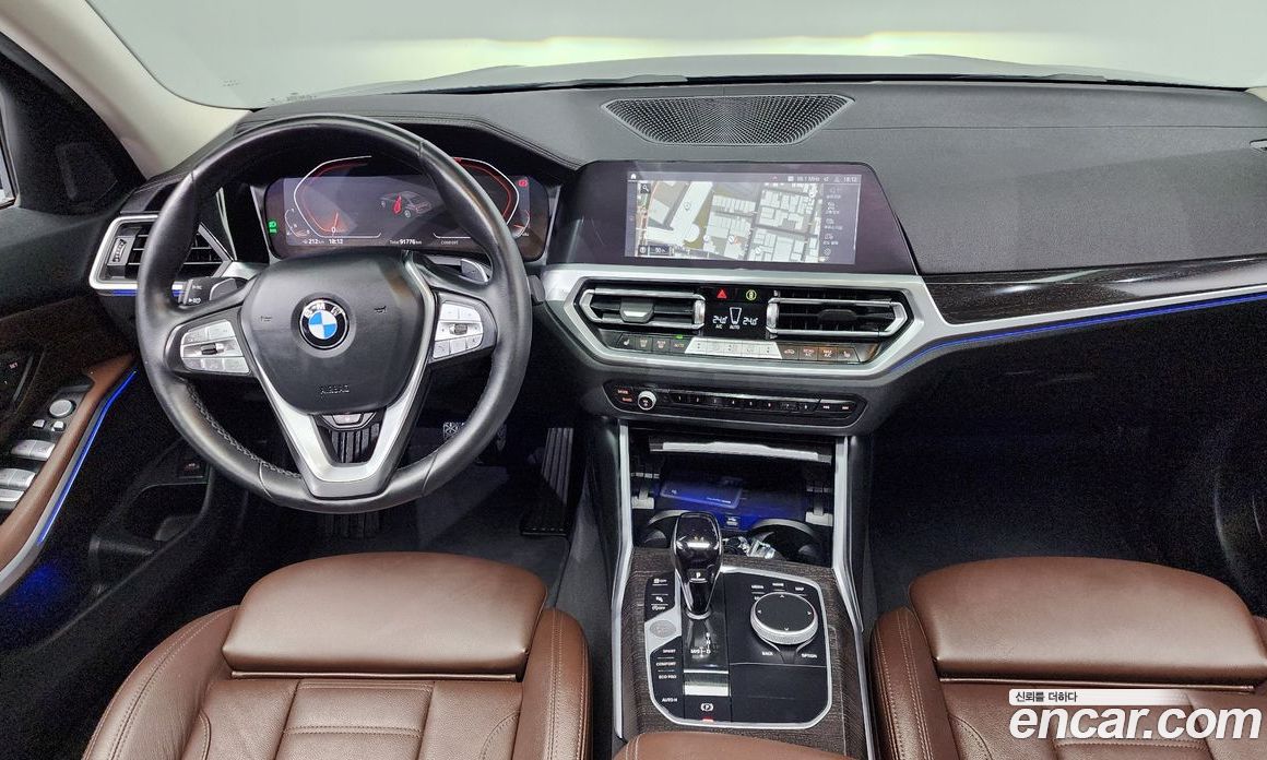 BMW 3-Series i320 Luxury