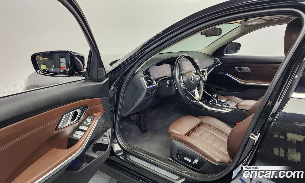 BMW 3-Series i320 Luxury