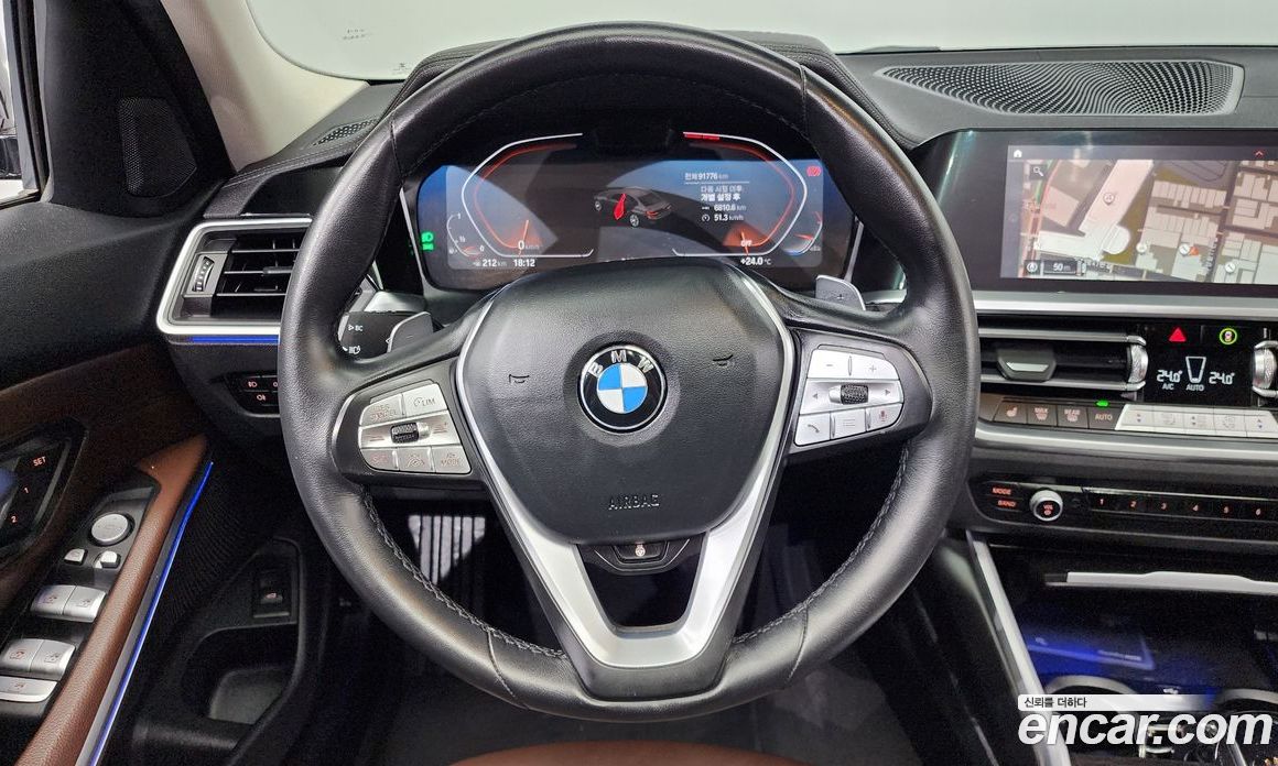 BMW 3-Series i320 Luxury
