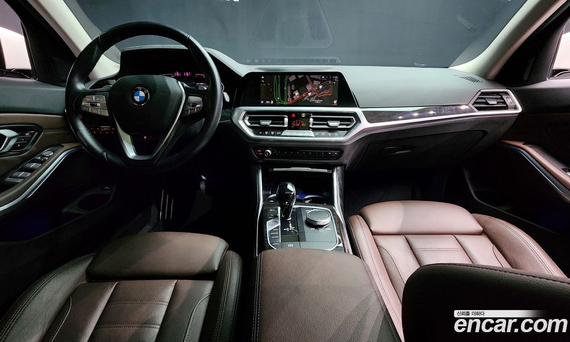 BMW 3-Series i320 Luxury