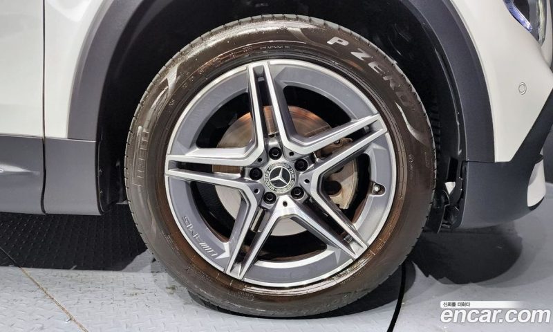 Mercedes Benz GLB-Class GLB250 4MATIC