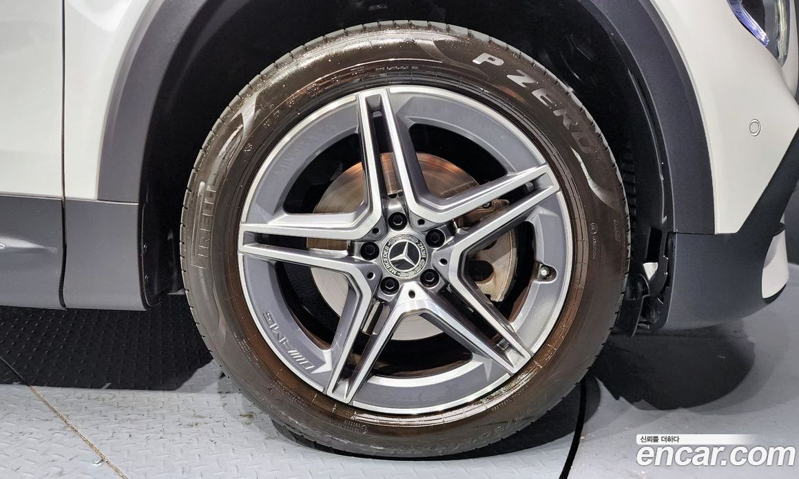 Mercedes Benz GLB-Class GLB250 4MATIC