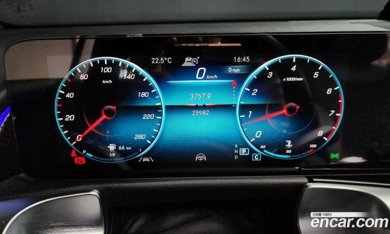 Mercedes Benz GLB-Class GLB250 4MATIC