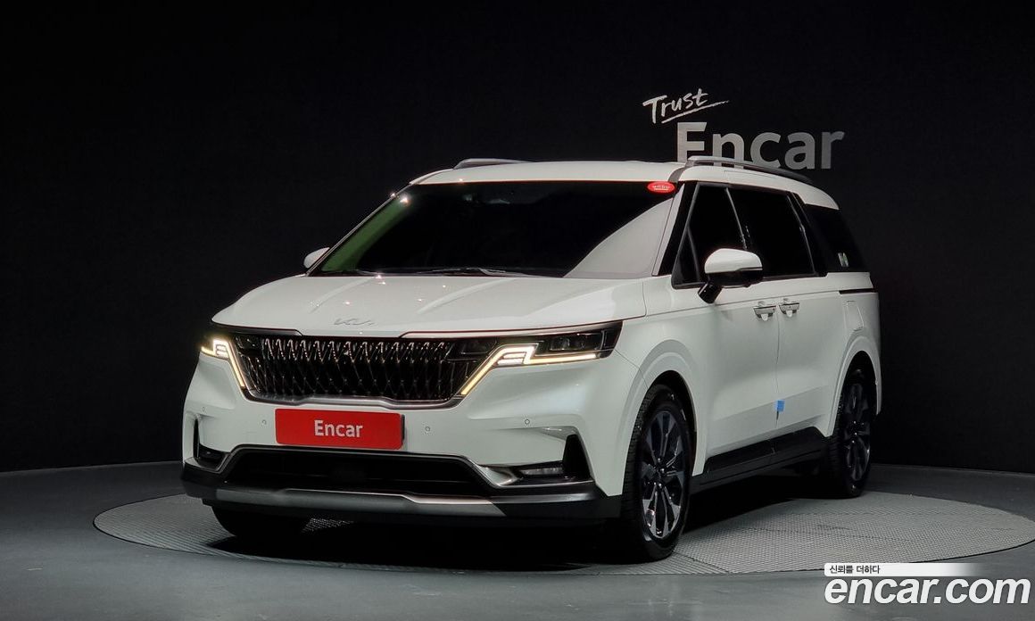 Kia Carnival 9-Seater Noblesse