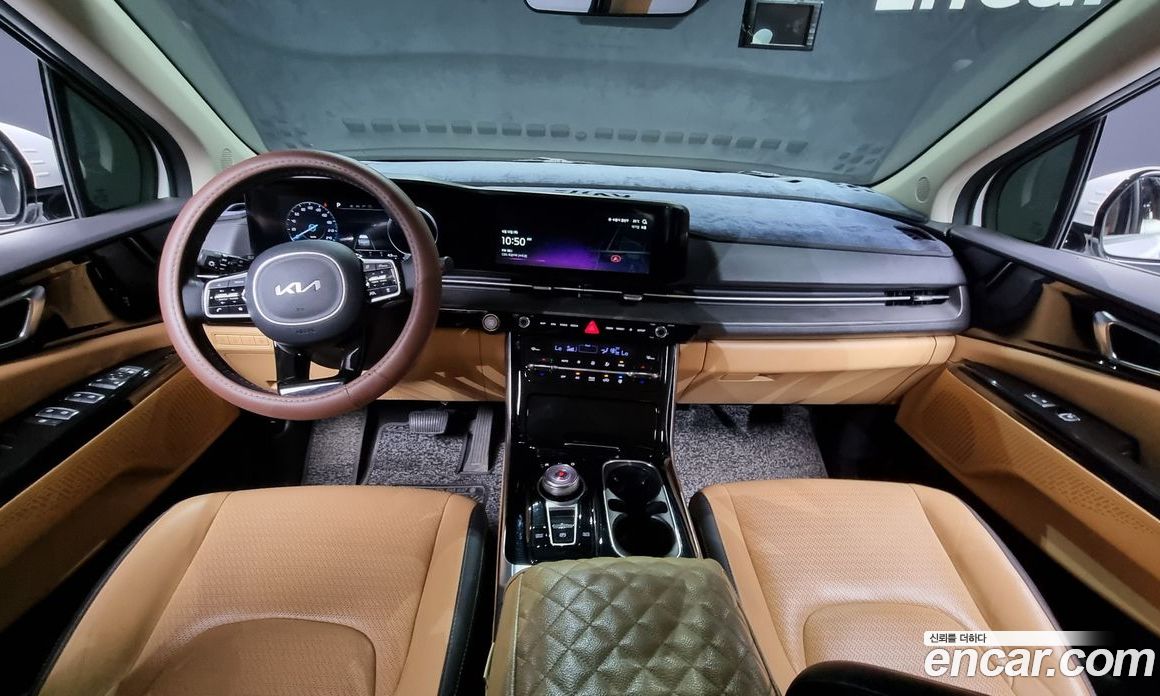Kia Carnival 9-Seater Noblesse