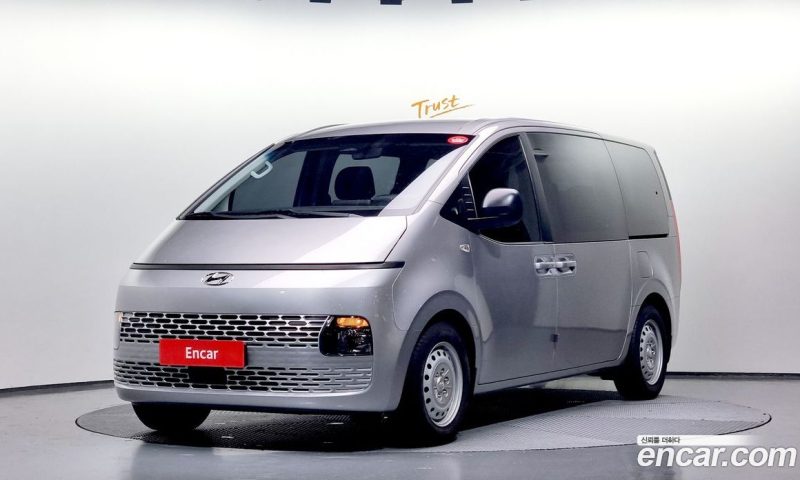 Hyundai Staria Tourer 11-Seater