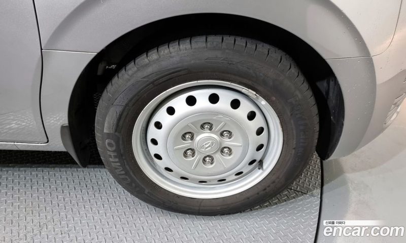 Hyundai Staria Tourer 11-Seater