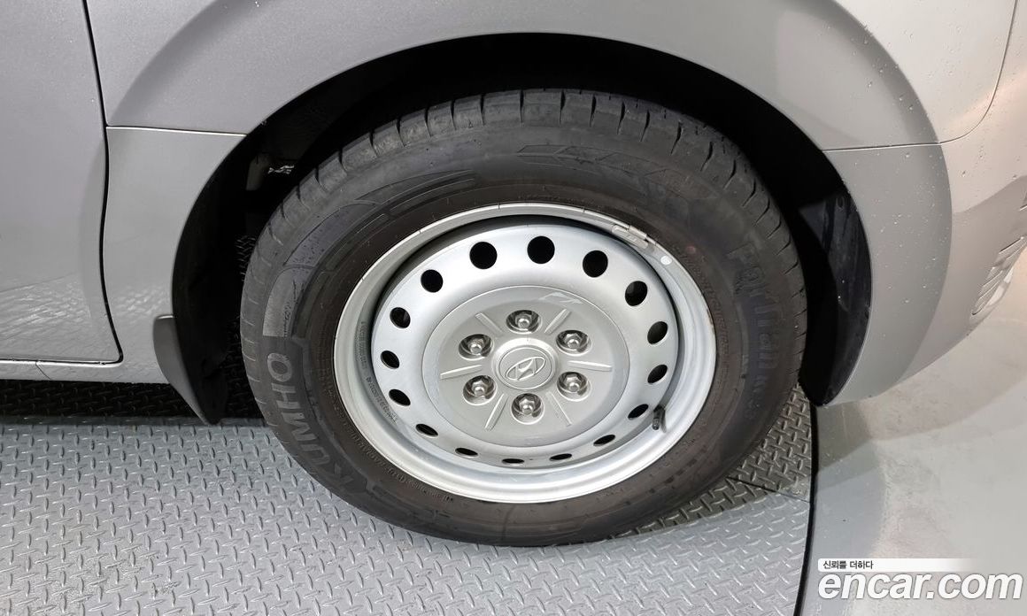 Hyundai Staria Tourer 11-Seater