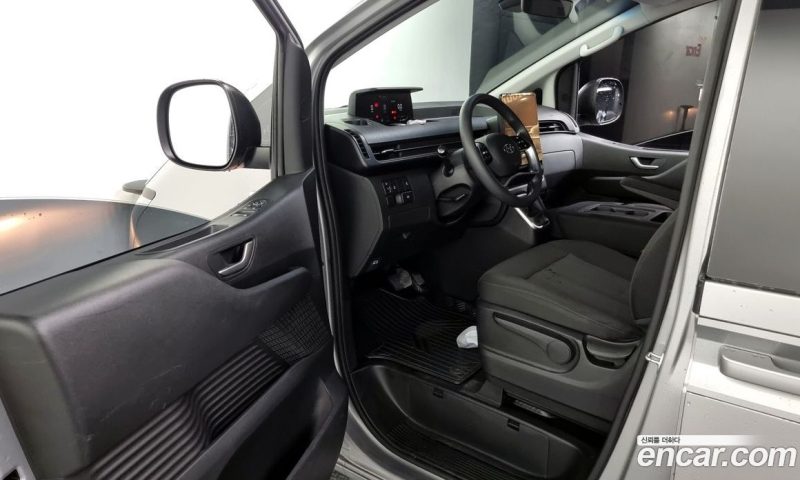 Hyundai Staria Tourer 11-Seater