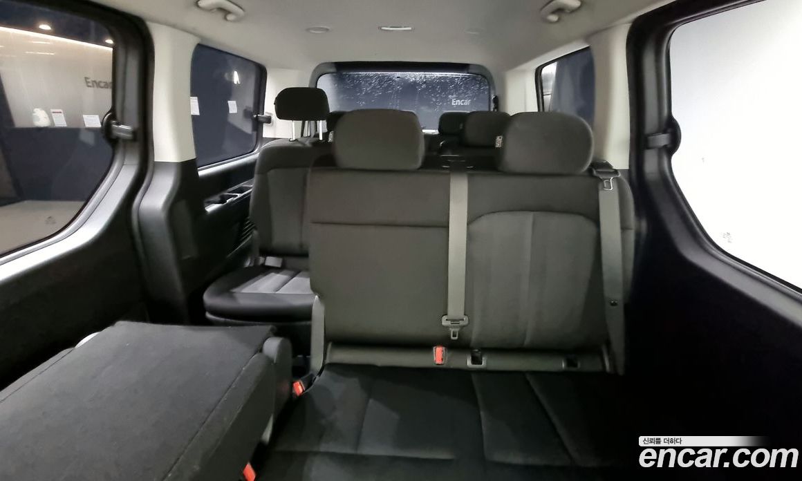 Hyundai Staria Tourer 11-Seater