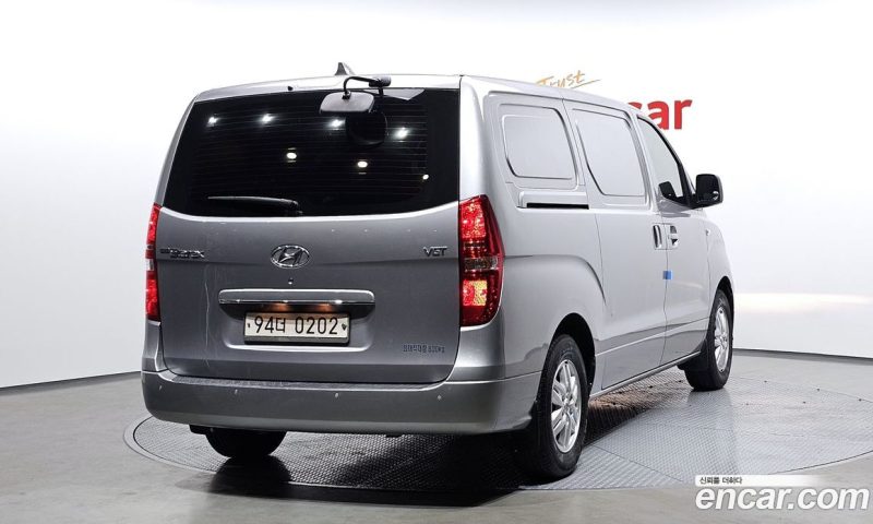 Hyundai Starex Van 3-Seater