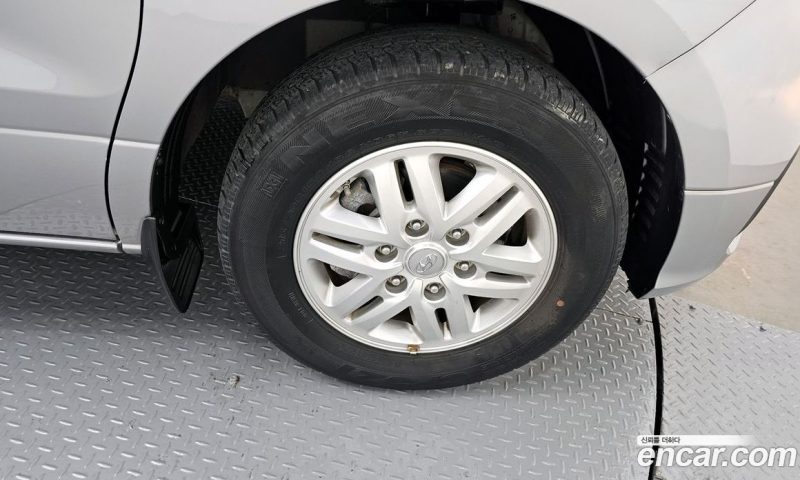 Hyundai Starex Van 3-Seater