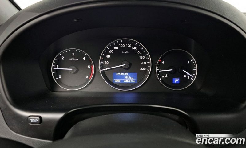 Hyundai Starex Van 3-Seater