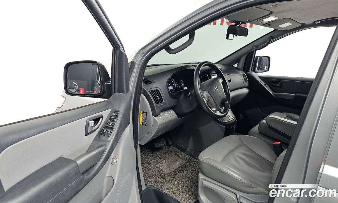 Hyundai Starex Van 3-Seater