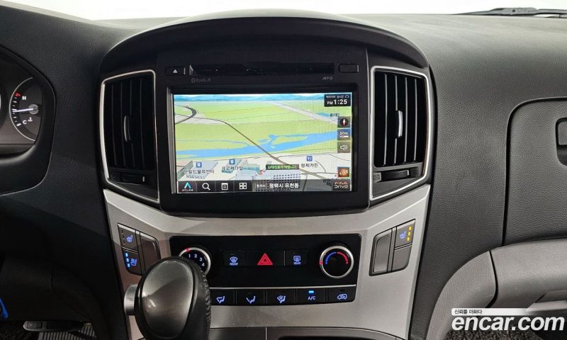 Hyundai Starex Van 3-Seater