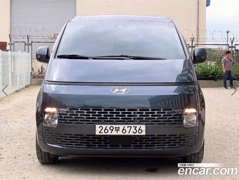 Hyundai Staria Tourer 9-Seater