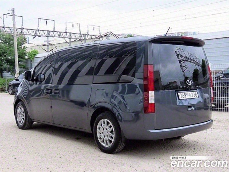Hyundai Staria Tourer 9-Seater