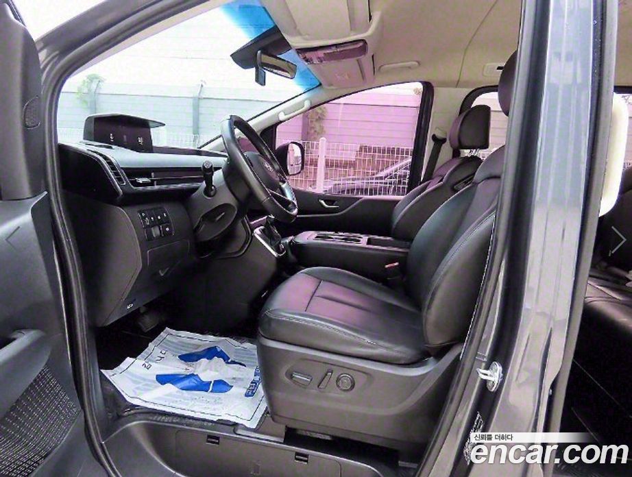 Hyundai Staria Tourer 9-Seater