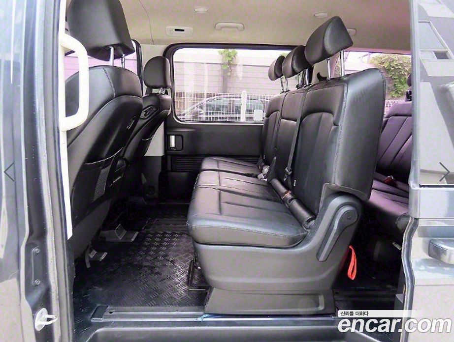 Hyundai Staria Tourer 9-Seater