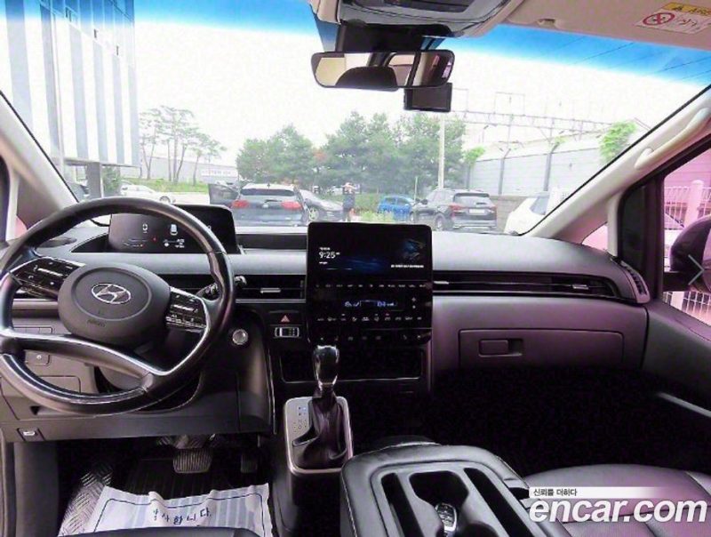 Hyundai Staria Tourer 9-Seater