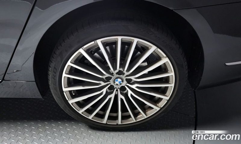 BMW 7-Series 730D xDrive Design Pure Excellence