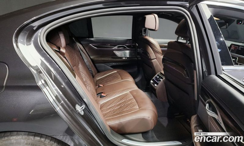 BMW 7-Series 730D xDrive Design Pure Excellence