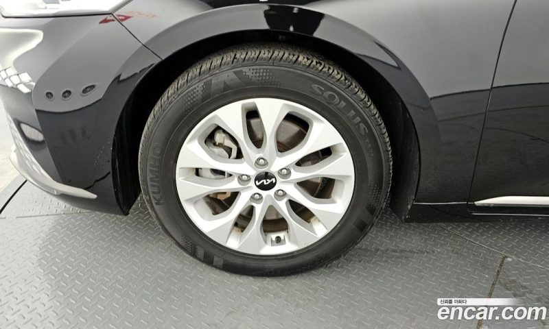 Kia K8 2.5 Gasoline 2WD