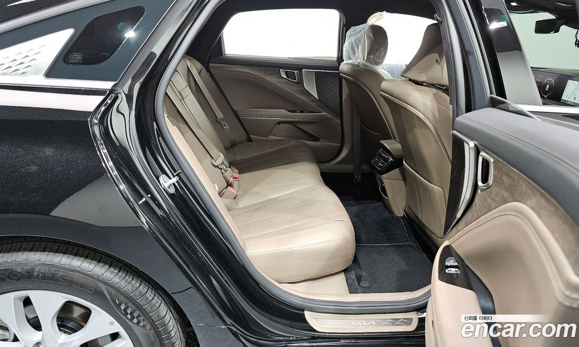 Kia K8 2.5 Gasoline 2WD
