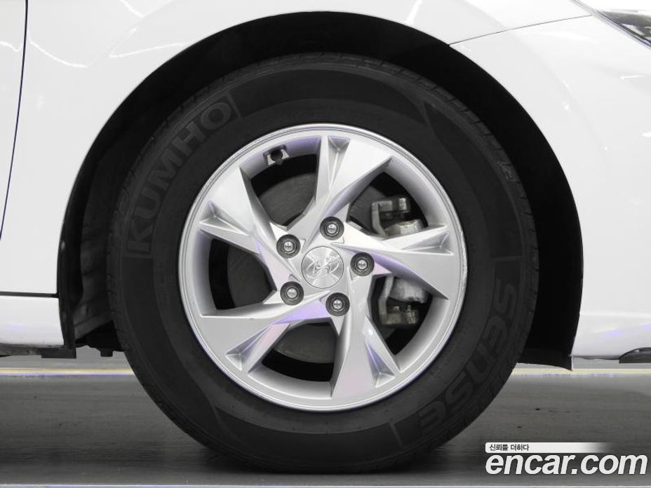 Hyundai Avante 1.6
