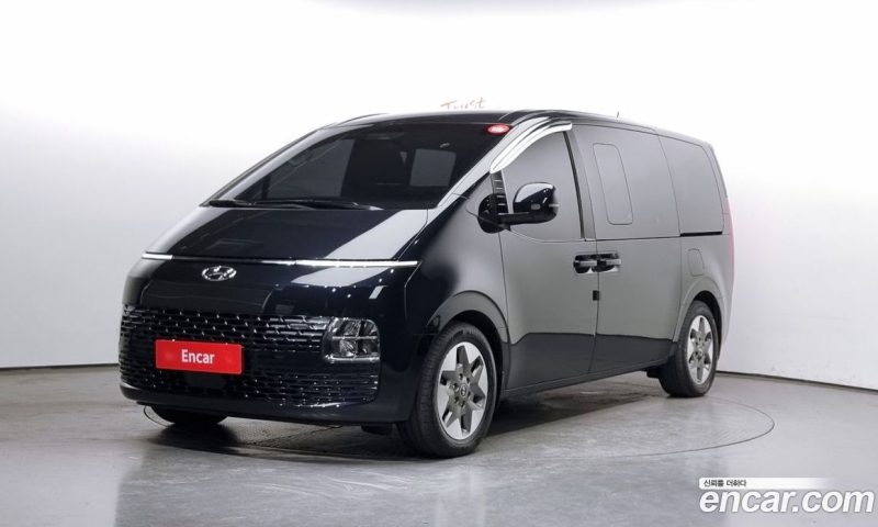 Hyundai Staria 4WD Tourer 11-Seater
