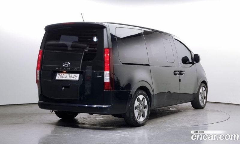 Hyundai Staria 4WD Tourer 11-Seater
