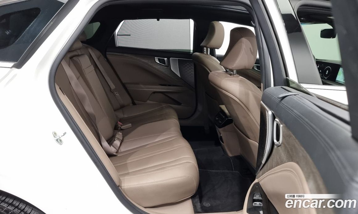 Kia K8 2.5 Gasoline 2WD