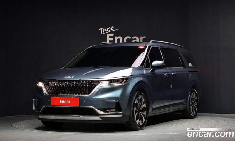 Kia Carnival 9-Seater Signature