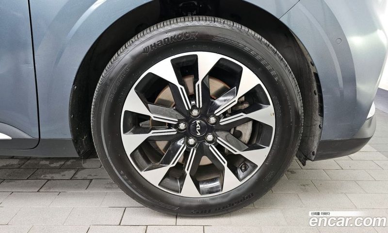 Kia Carnival 9-Seater Signature