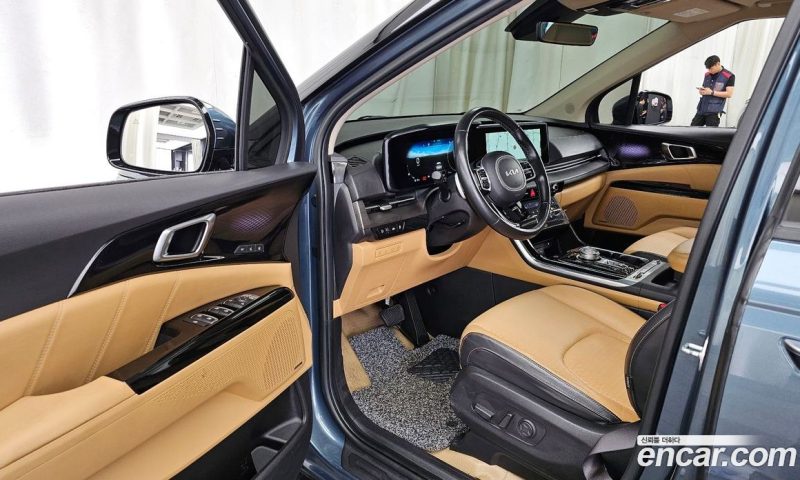 Kia Carnival 9-Seater Signature