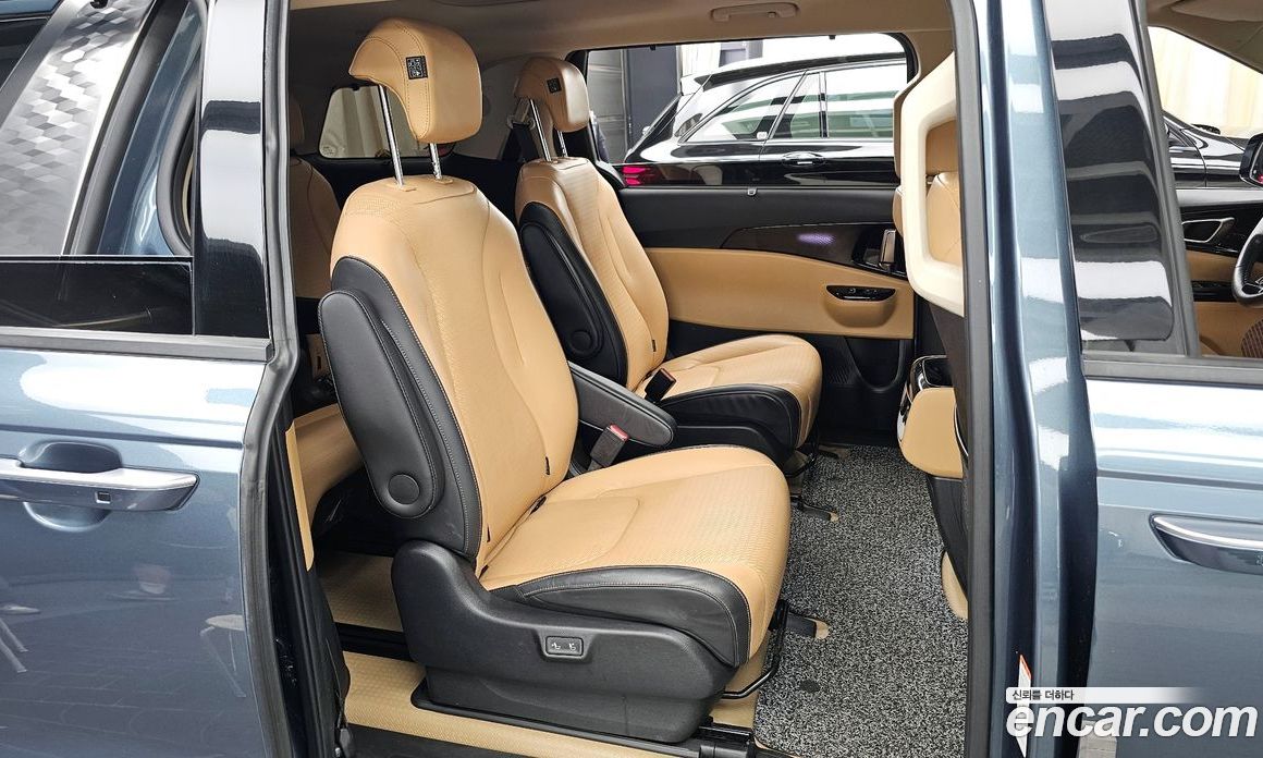 Kia Carnival 9-Seater Signature