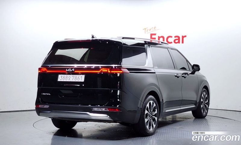 Kia Carnival 9-Seater Signature